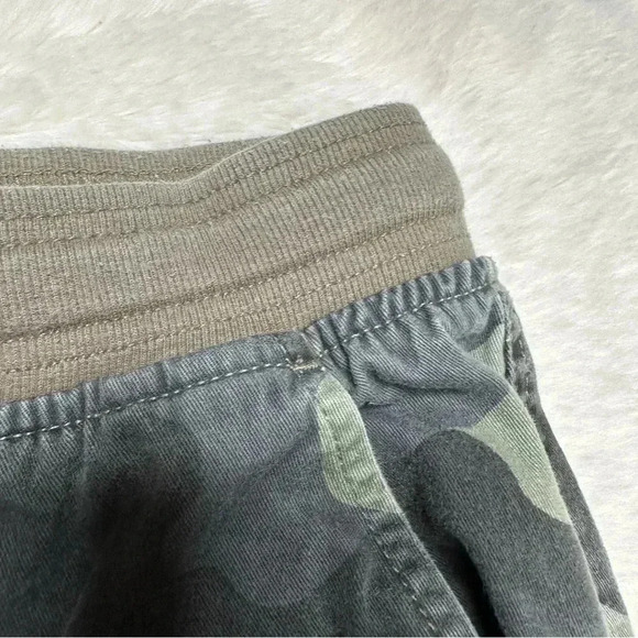 Simply Styled By Sears Camo Cargo Pants Size Large - Picture 5 of 16